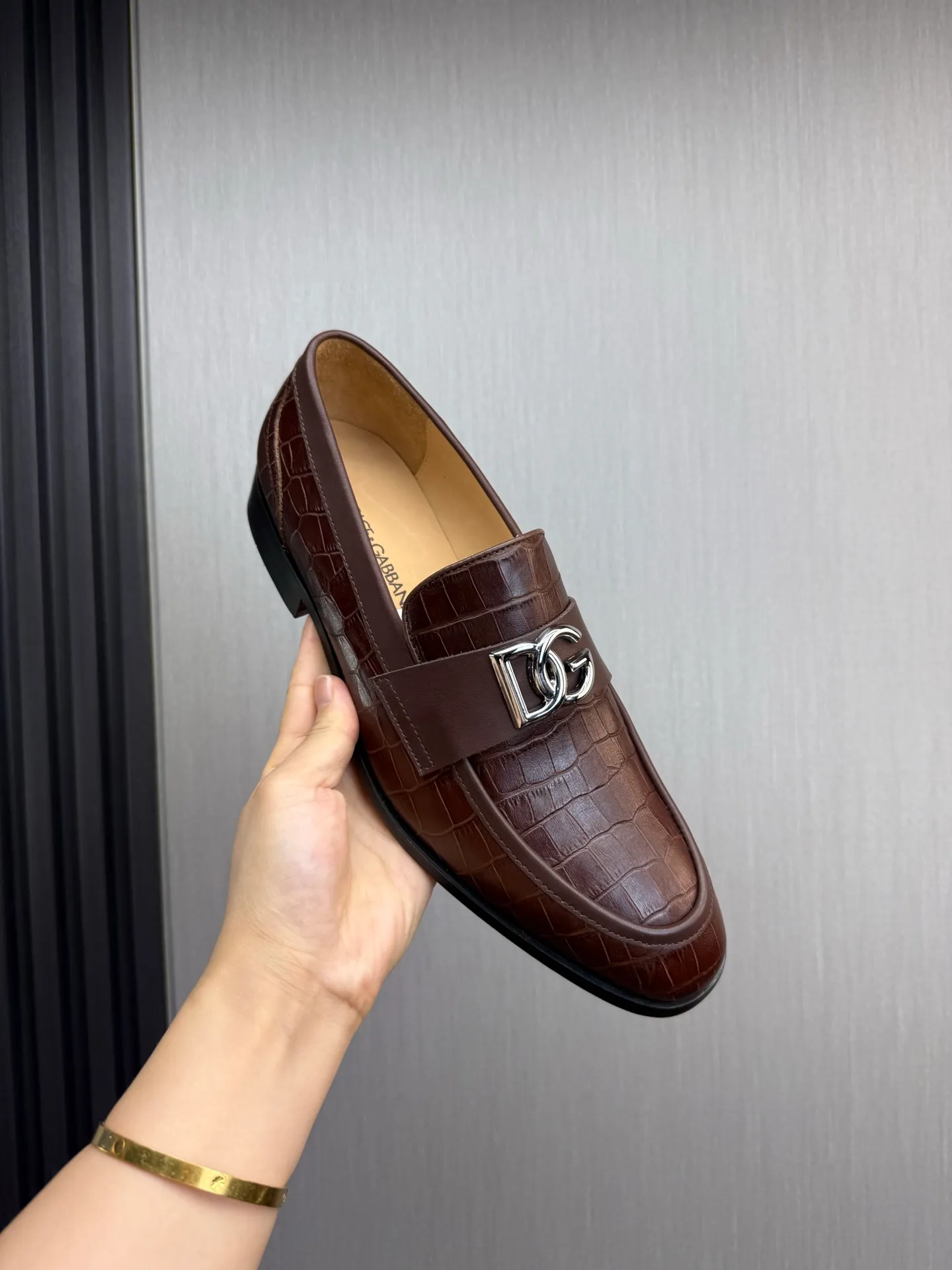 Factory price 520💰 Dolce&G .DG men's loafers👞 Classic and fashionable style, embellished with personalized DG logo. Imported cowhide, open-edge beaded cowhide, cowhide lining, original non-slip and wear-resistant outsole Size: 39-44 (customized at 38.45)